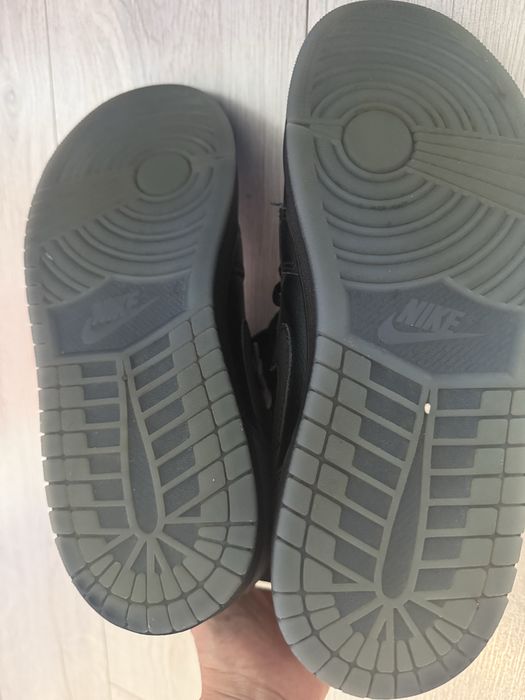 Jordan 1 Metallic black (промо)