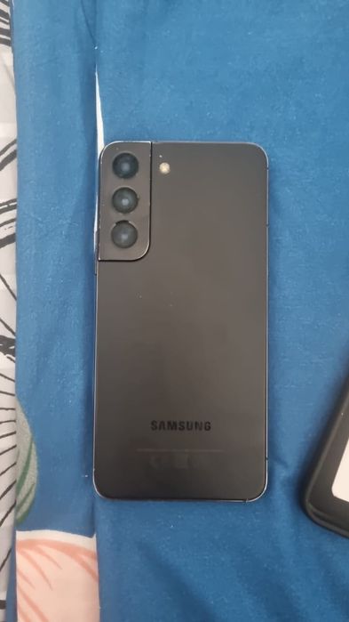 Продам Samsung s22