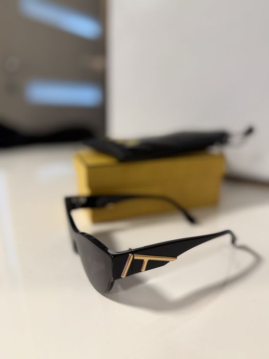 Оригинални слънчеви очила - Fendi