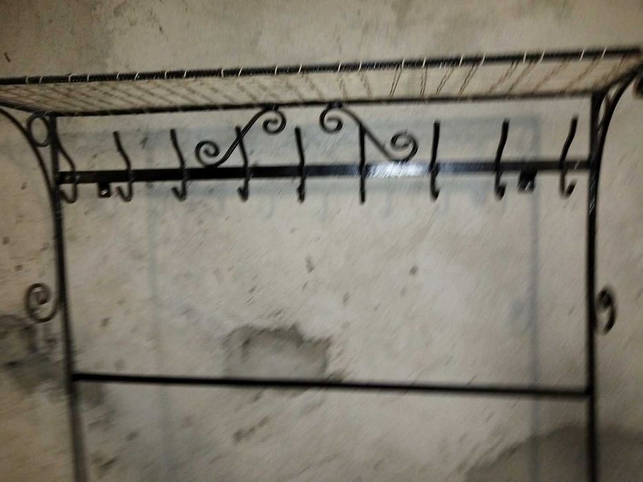 Закачалка за коридор от ковано желязо