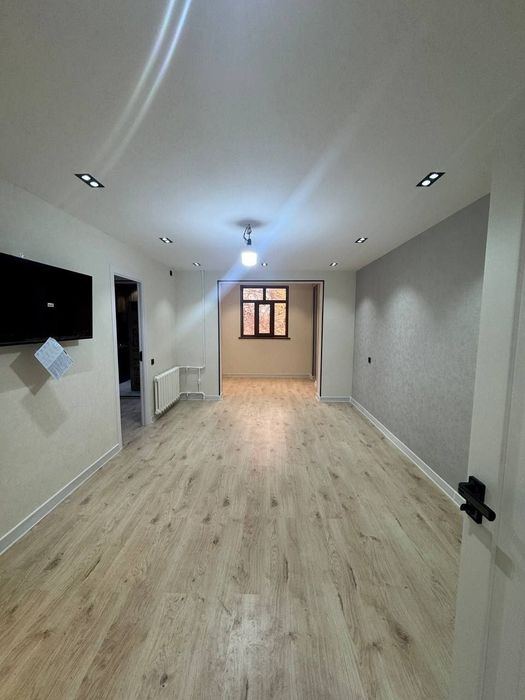 продаётся  3/3/5 Авиасозлар 4, балкон 2на6