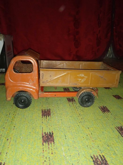 Машинка из жести,ЛТЗ.