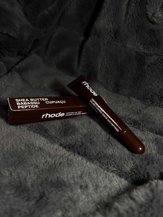 Rhode Lip Gloss – nuanța Espresso