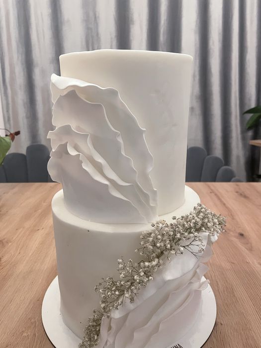 Бутафорна сватбена торта