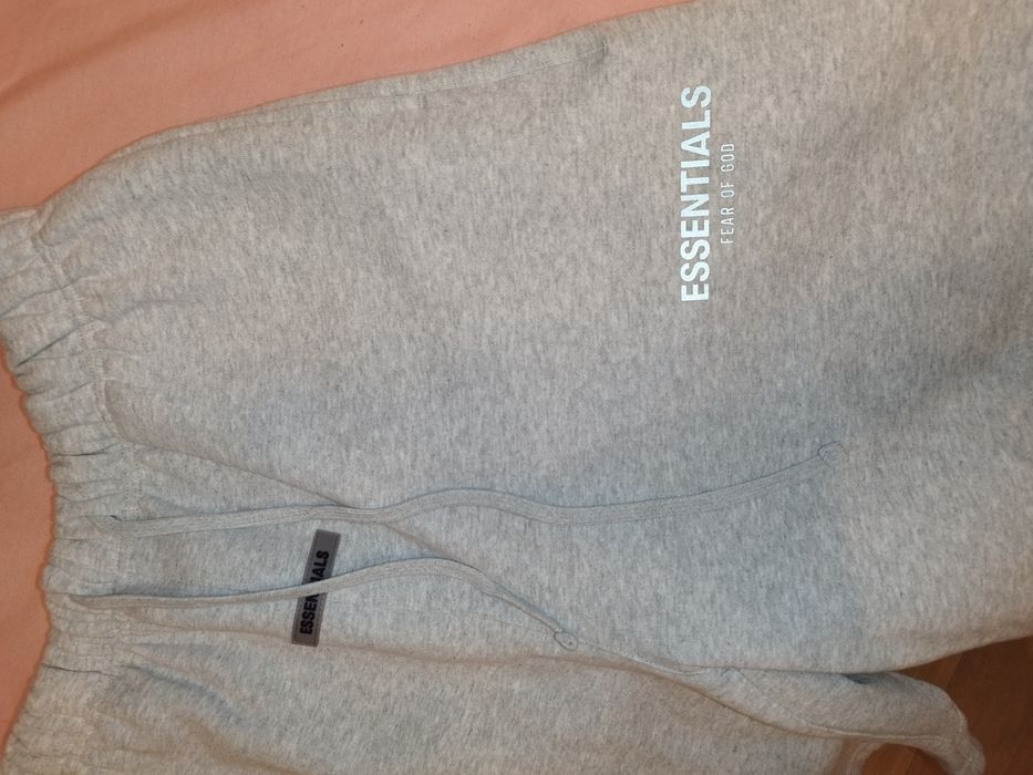 Essentials pantaloni scurt