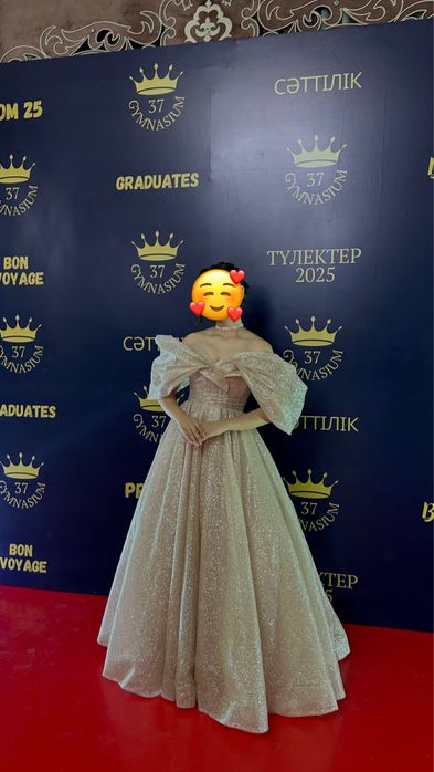 Красивое вечернее платье