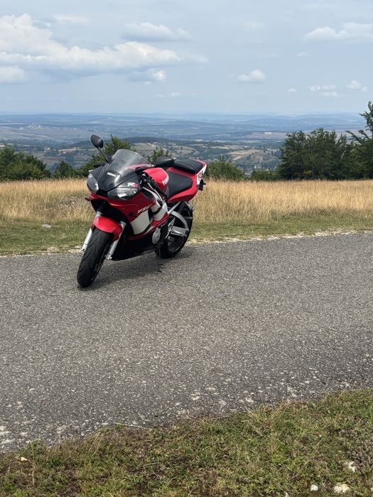 Vând  Yamaha  R6