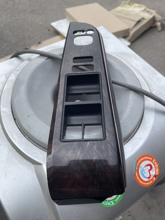 Для камри 55 левая сторона а также в наличии коса