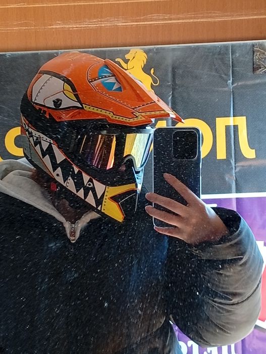 Продам мотошлем для эндуро