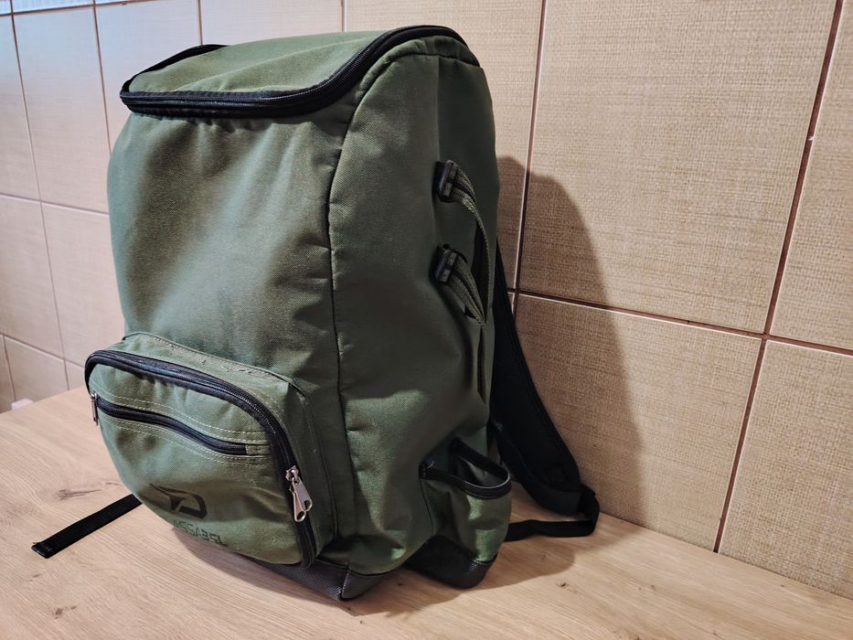 Rucsac&penar monturi pescuit Delphin!