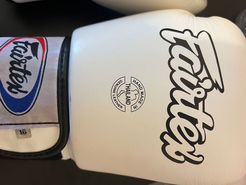 Продам оригинальные перчатки Fairtex