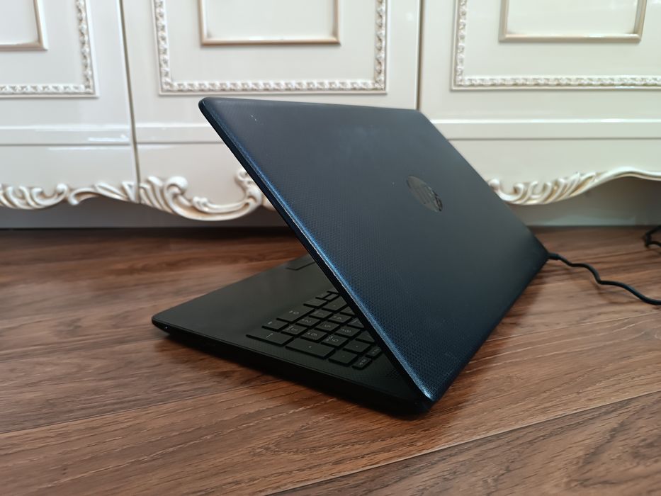 HP RYZEN 3 Ноутбук Windows 10 Pro.