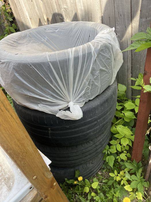 Продам 8 Летних резин 235/40/18