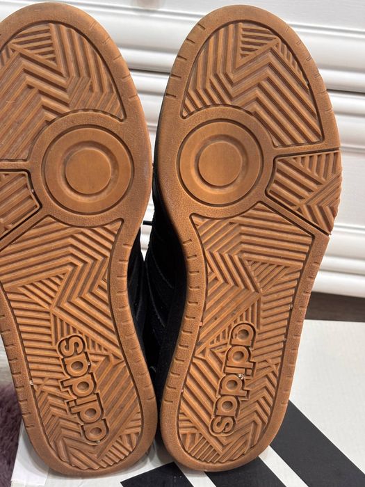 Кроссовки Adidas