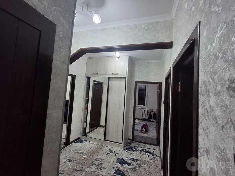 Qora qamish 4 xona sotiladi evroremont 80% mebel jixoz qoladi