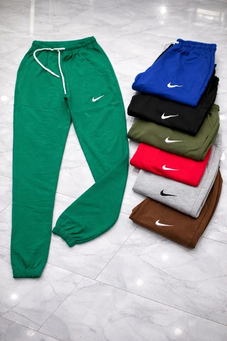 2 pantaloni la 99 lei