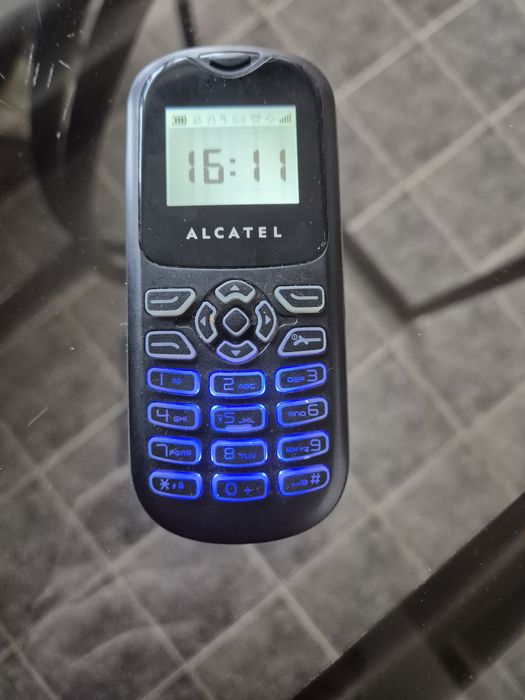 Телефон Alcatel използван