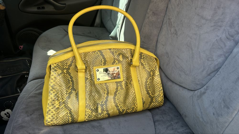 Нова чанта от естествена кожа, дизайнерска марка Roberto Botticelli