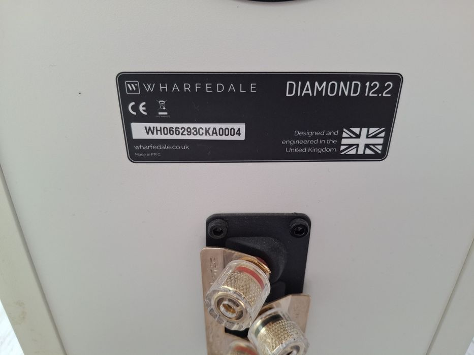 Vand 2 boxe Wharfedale Diamond 12.2 noi