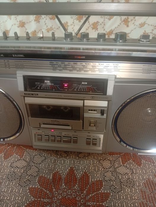 Radio casetofon SANYO  720  japan