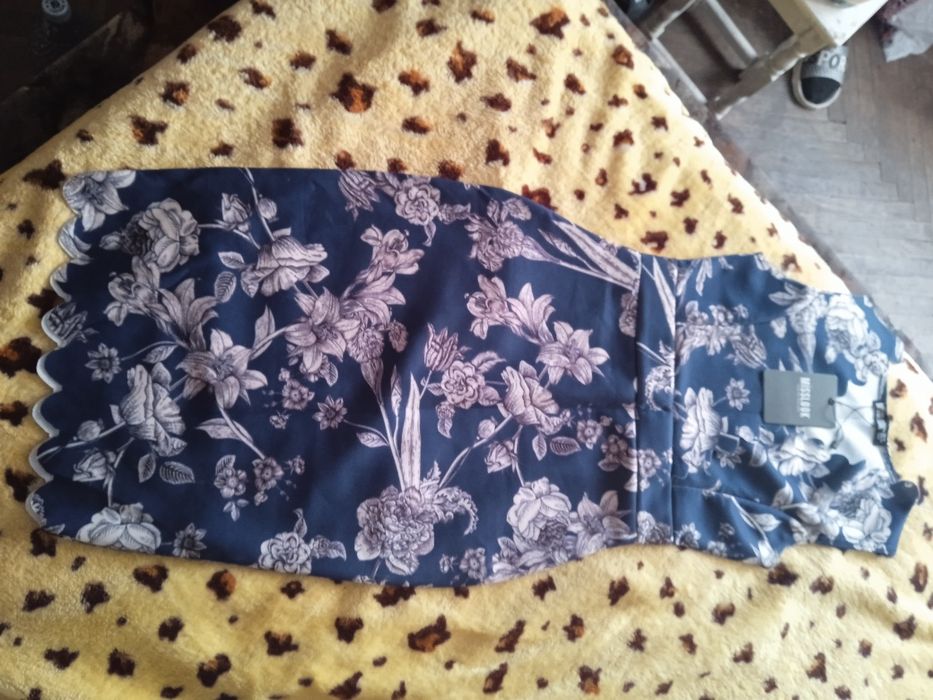 Vând cizme din piele și rochie noua