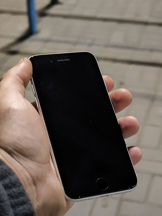 Обменяю iphone se 2020