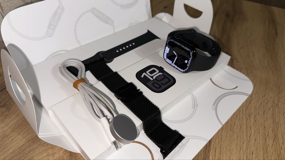 Apple Watch Series 10 46mm Jet Black MILANSE LOOP