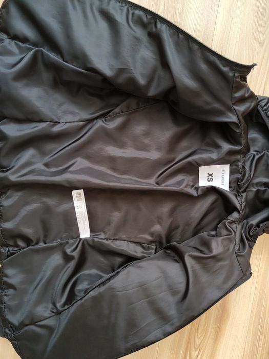 Дамско олекотено яке