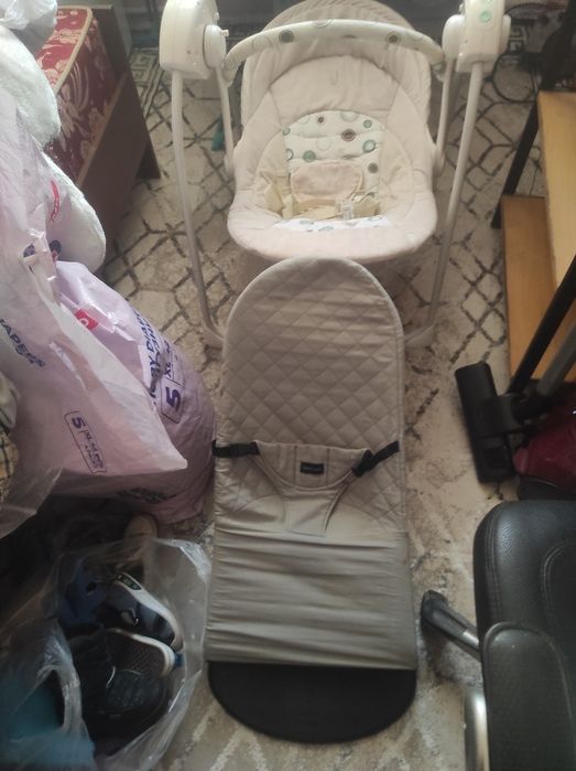 Продам детскую качели и шезлонг