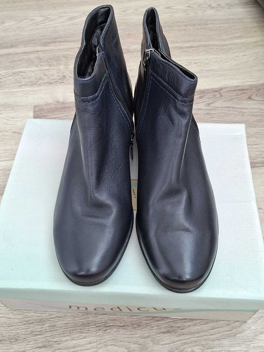 Botine Medicus negre din piele naturala cu fermoar marime 40 noi