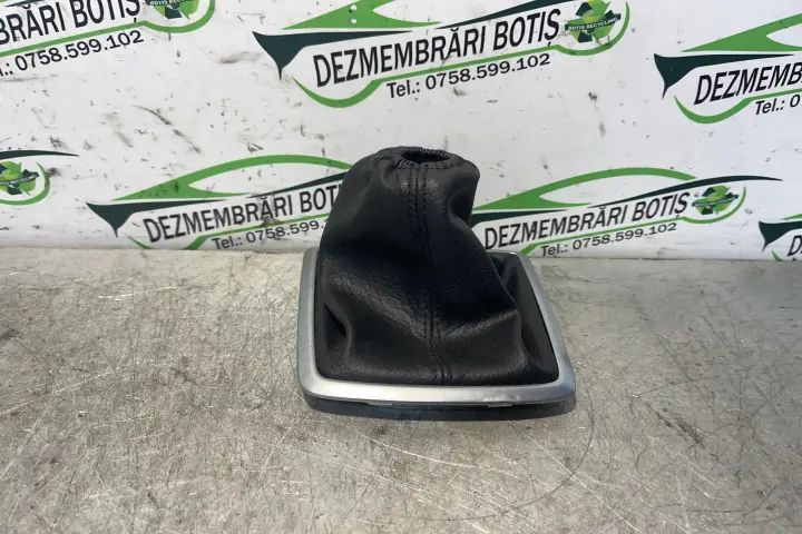 Ornament manson 4M51A045B79 / 4M51-A045B79 Ford Focus 2005