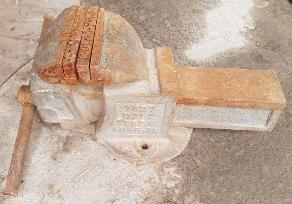 Продаются тиски большие