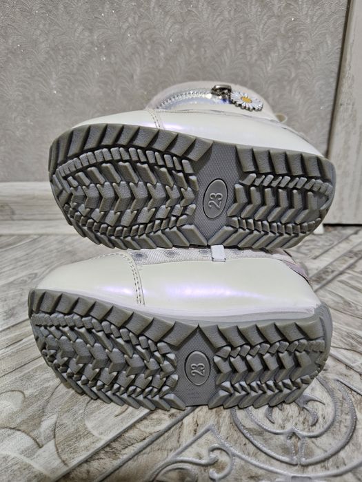 Продам сапоги-дутыши 23 р