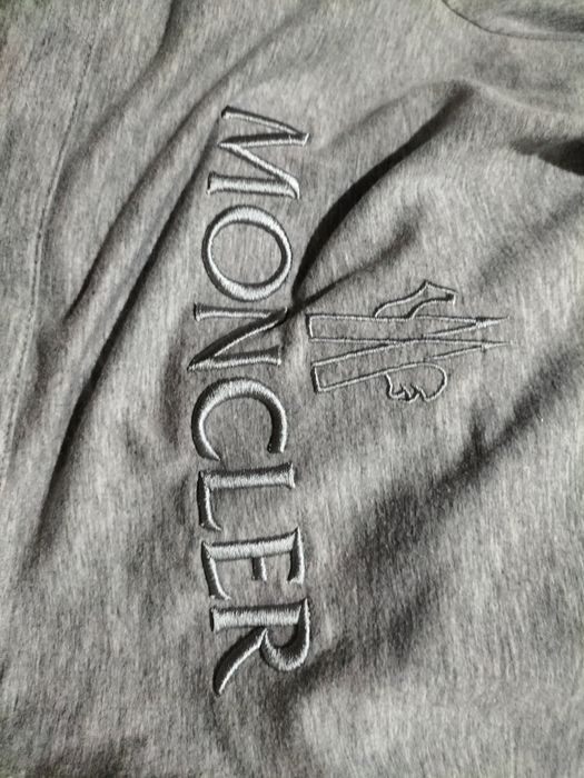 Продам худи essentials,moncler