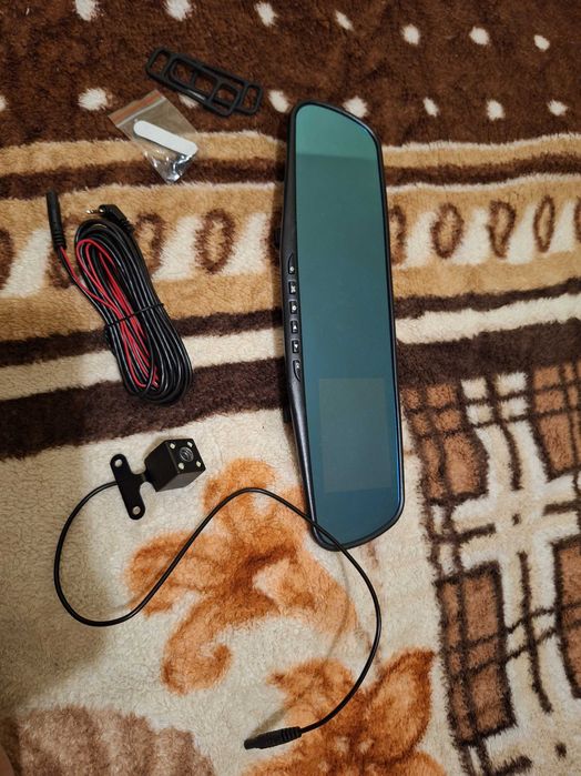 Cameră frontală si spate automată