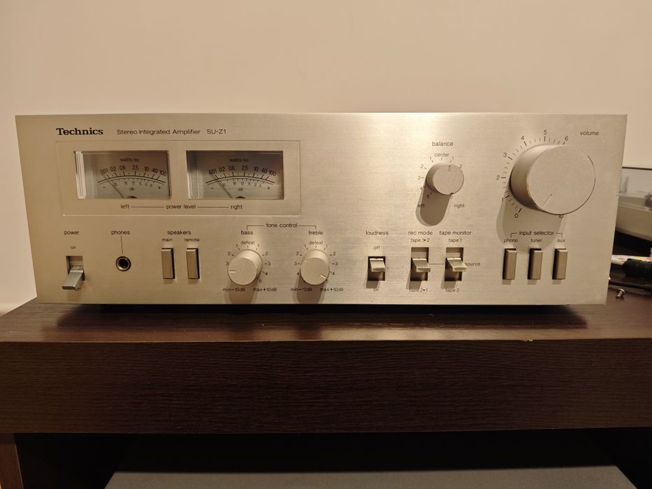Vând technics su-z1