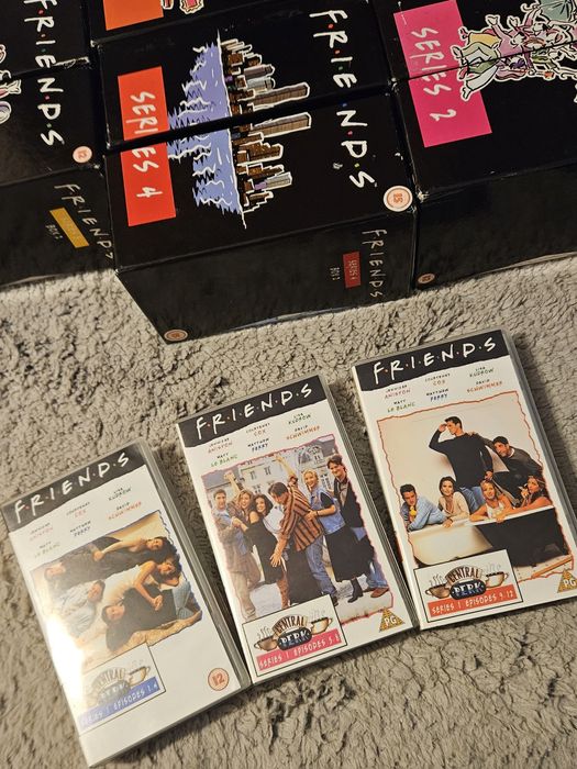 5 sezoane friends VHS