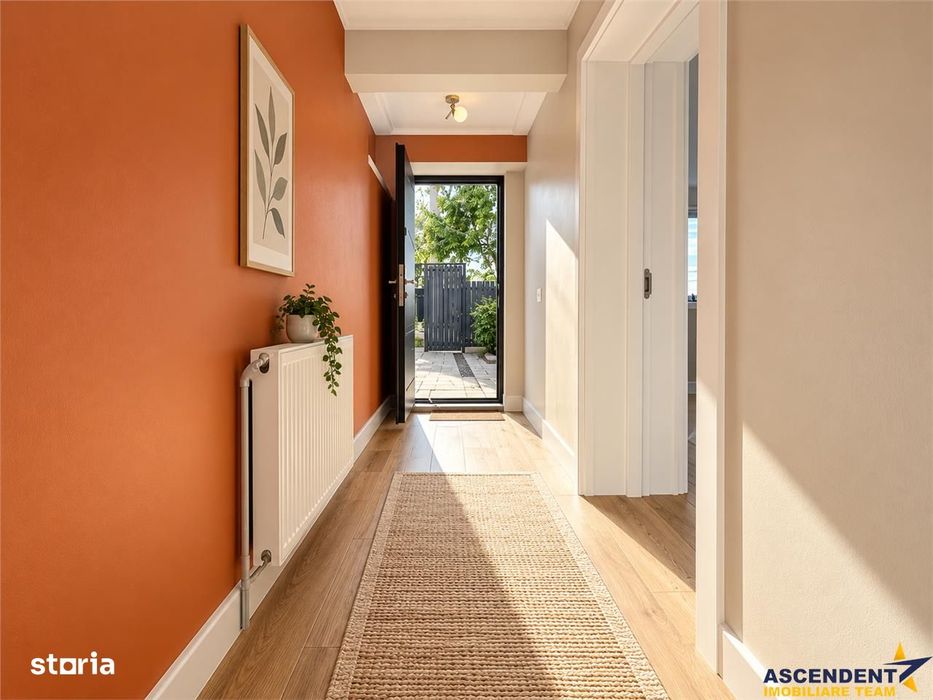 La casa, 62 mp integral renovati, curte, zona privata, garaj, Central — fotografia 3