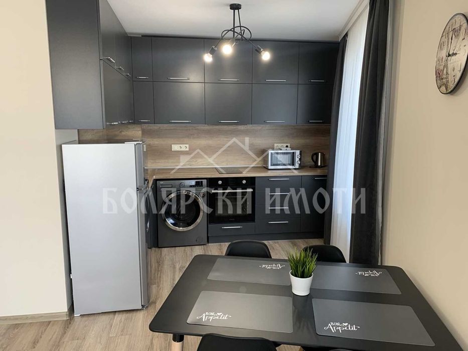 Дава се под наем Двустаен апартамент в Велико Търново, Център - 70 кв.м за 408 € - Снимка #3