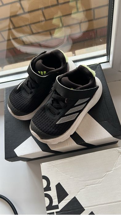 Летние кроссовки Adidas оригинал 23размер