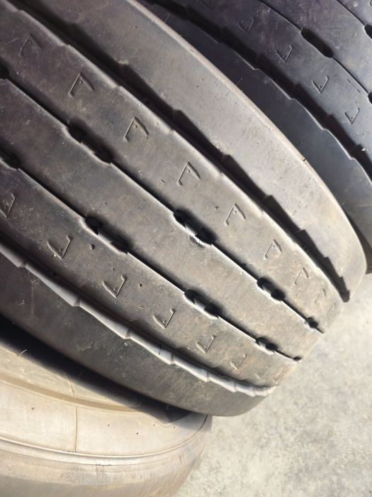 Anvelope 385 55 R 22.5  michelin si Bridgestone.