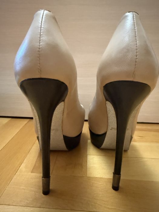 Туфли на высоком каблуке