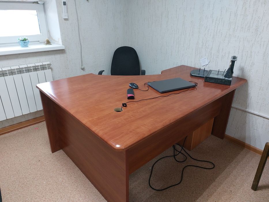 Офисный стол, офисная мебель