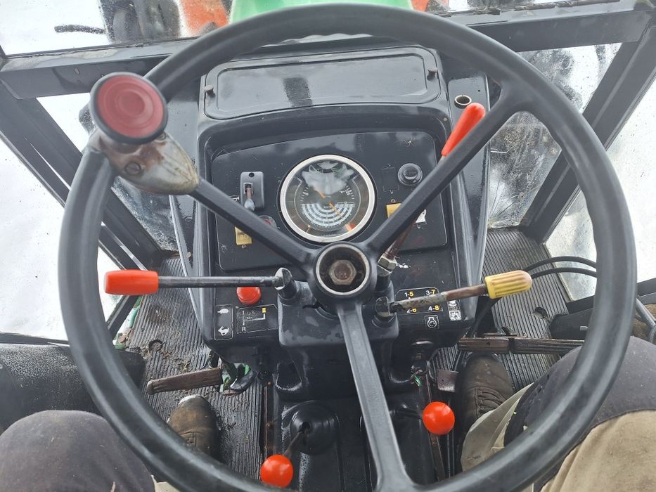 john deere 1640 cu incarcator frontal 4×4