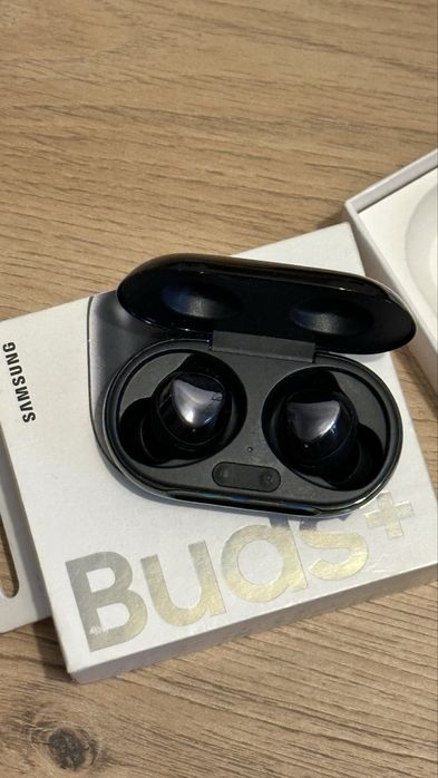 Vand casti SAMSUNG BUDS+