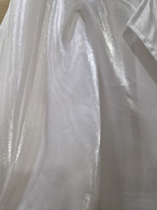 Продаю блузу, органза,  р 44-48, цена 3 тыс