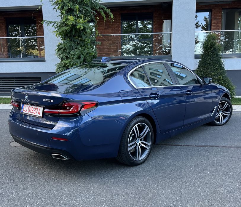 BMW Seria 5 XDrive 530 e -XtraBoost- 292 CP