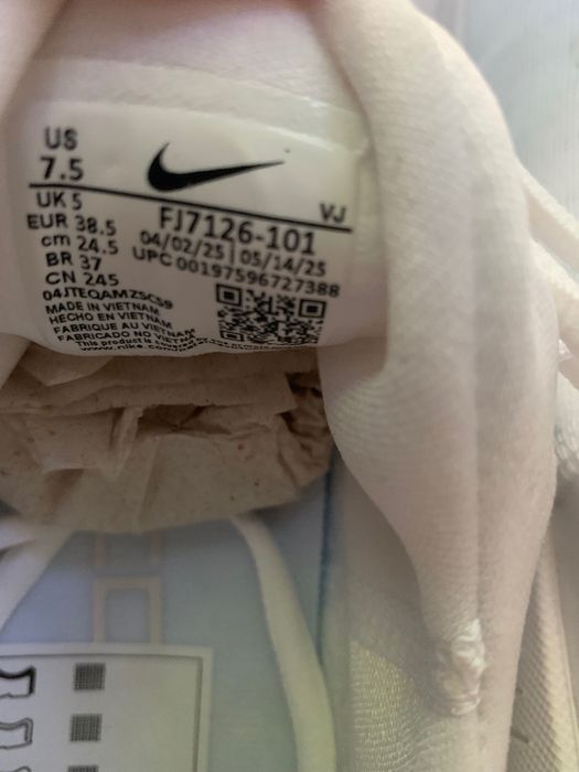 Кроссовки Nike38