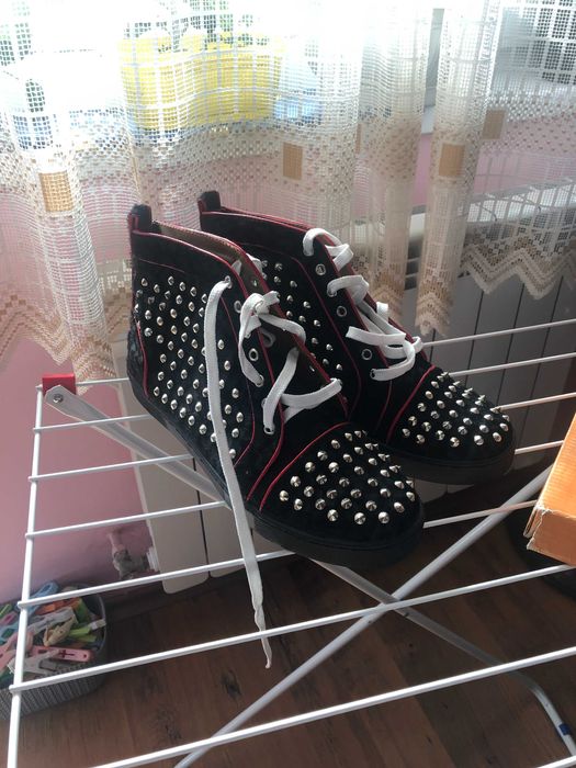 Нови кецове с шипове