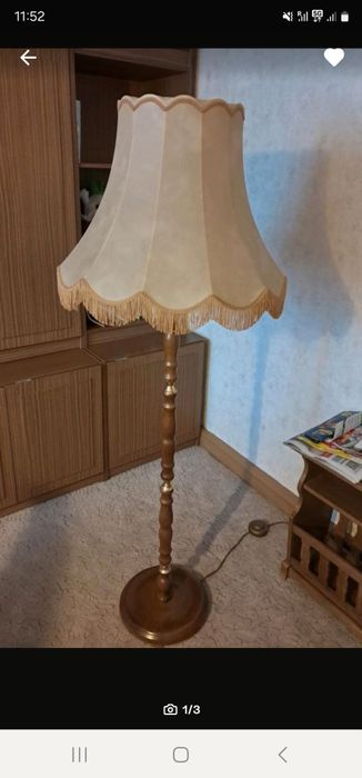 Lampa  inalta cu abajur